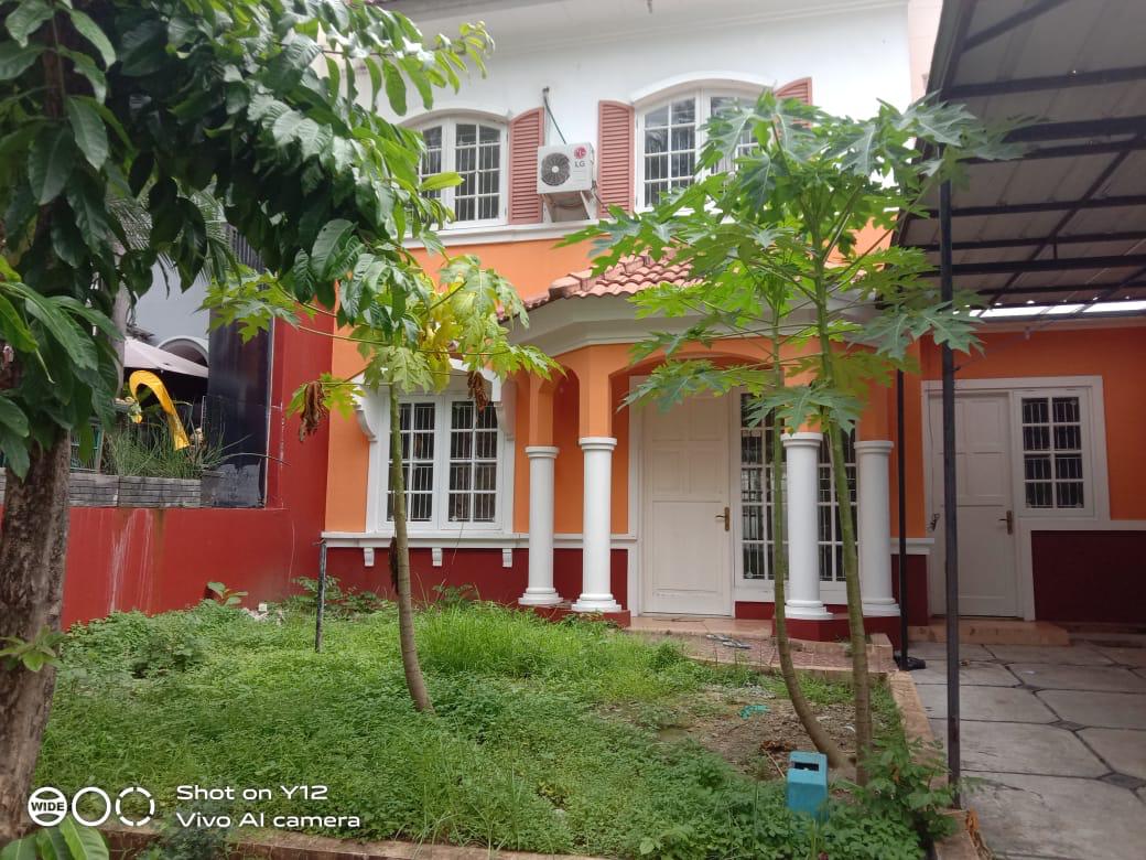 Rumah Dijual Semi Furnished di Cluster Hawai Deltamas